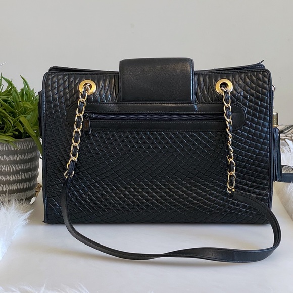 Guy Laroche quilted black leather bag with gold - Picture 5 of 16